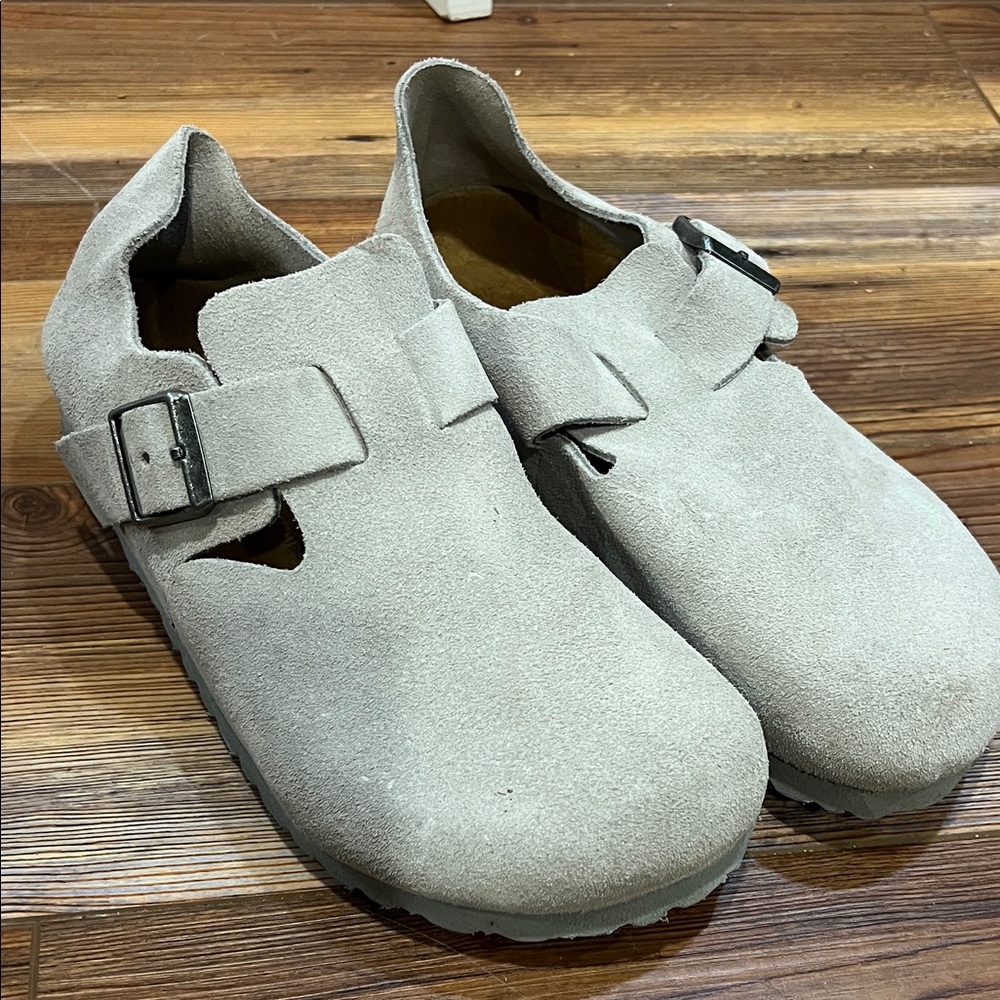 Women's Suede Slip-On Buckle Clog in Light Gray